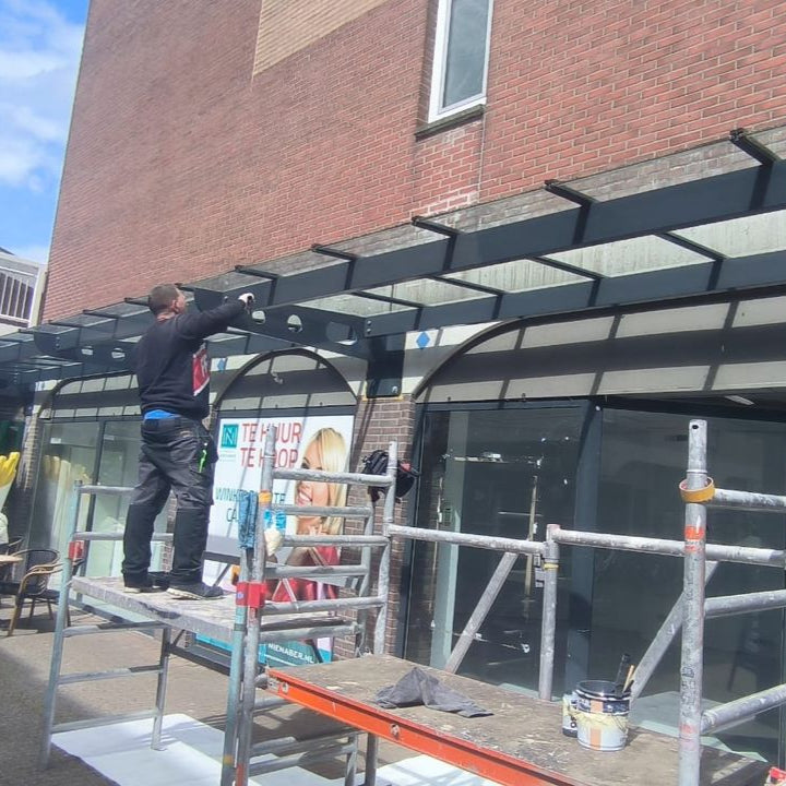 PROJECT SCHILDERWERK WINKELCENTRUM HUIZEN