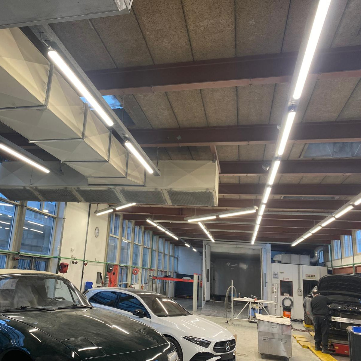 VERVANGING LED LAMPEN AUTOSCHADEBEDRIJFCCC
